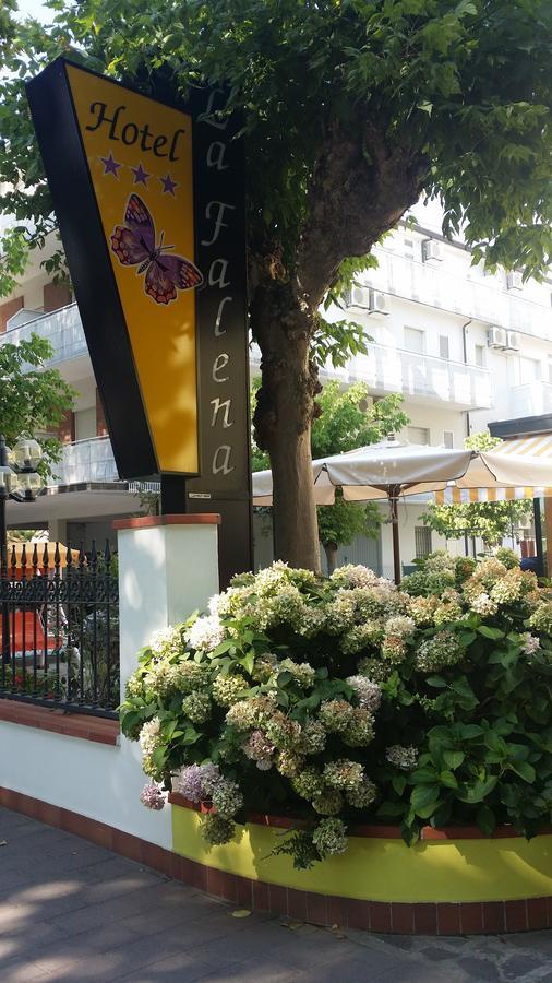 Hotel La Falena Червия Екстериор снимка