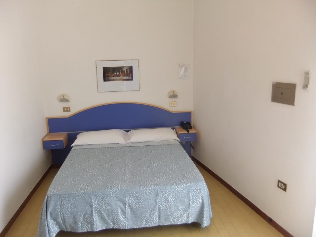Hotel La Falena Червия Екстериор снимка