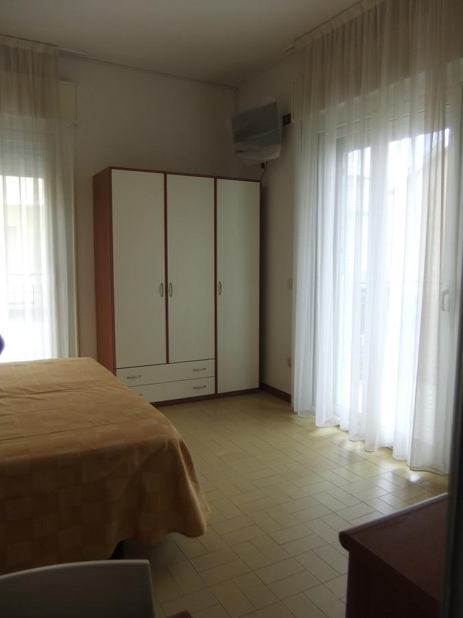 Hotel La Falena Червия Екстериор снимка