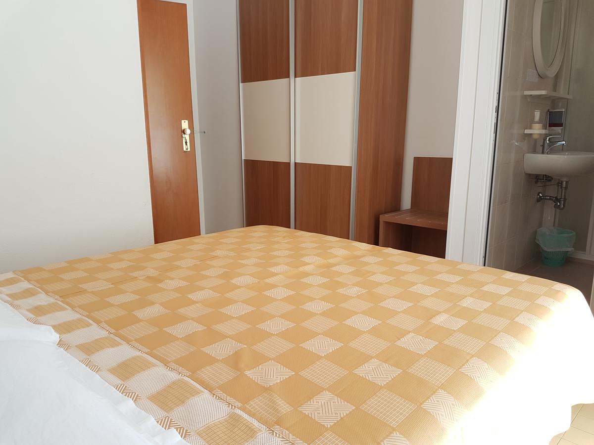 Hotel La Falena Червия Екстериор снимка