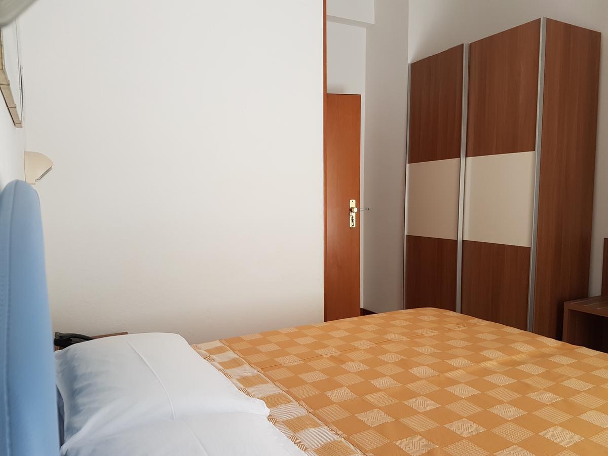 Hotel La Falena Червия Екстериор снимка