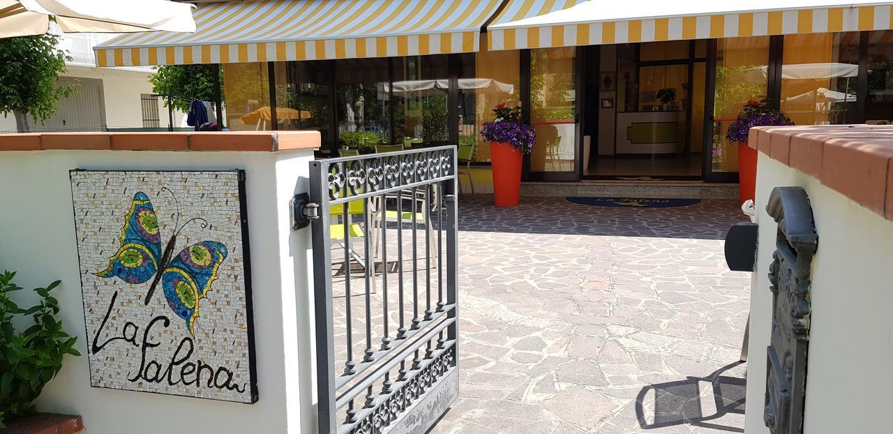 Hotel La Falena Червия Екстериор снимка